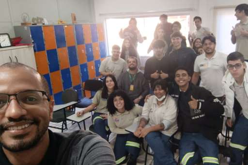 Aulas de inglês com Erik e Marcelo Cruz